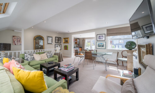 Stylish Battersea Maisonette with Rooftop Terrace