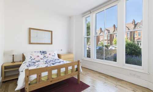 Stylish Clapham Apartment with Private Garden